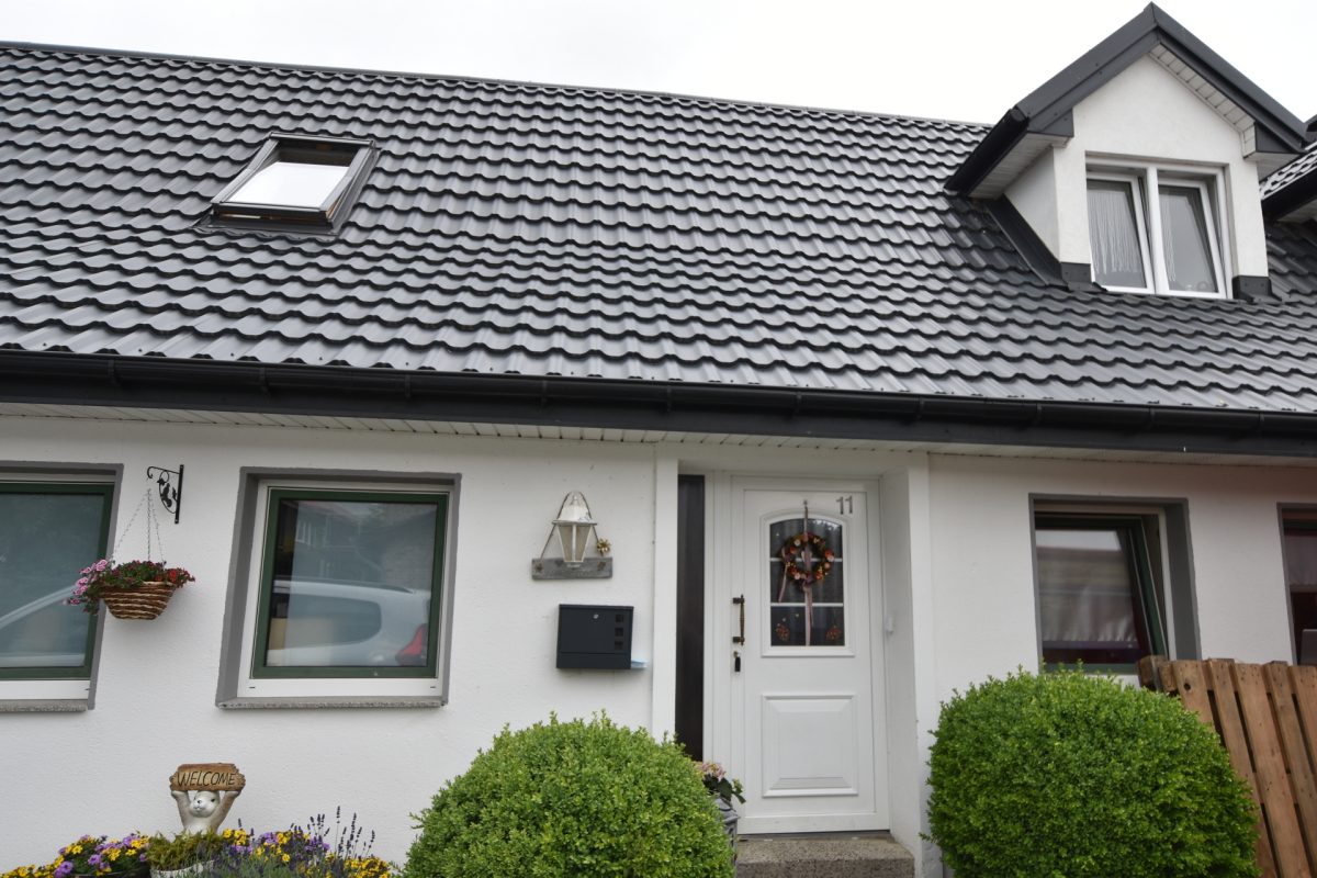 Immobilienangebot - Immenstedt / Nordfriesland - Alle - Einfamilienhaus mit möglicher Einliegerwohnung,
Dorfleben 10 km westlich von Husum