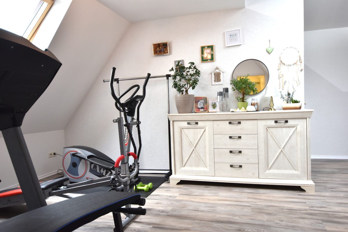 Immobilienangebot - Immenstedt / Nordfriesland - Alle - Einfamilienhaus mit möglicher Einliegerwohnung,
Dorfleben 10 km westlich von Husum