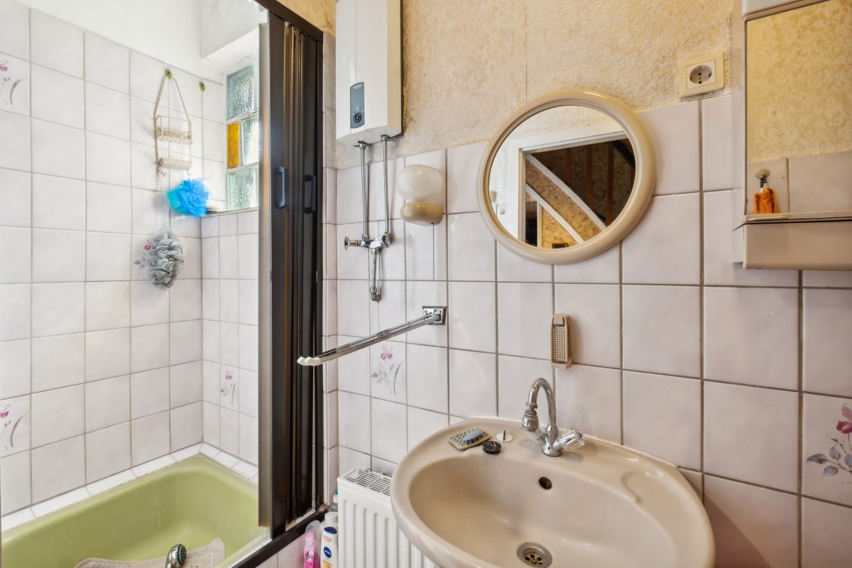 Immobilienangebot - Hamburg / Oldenfelde - Alle - Traumgrundstück mit Einfamilienhaus in beliebter Lage von HH-Oldenfelde