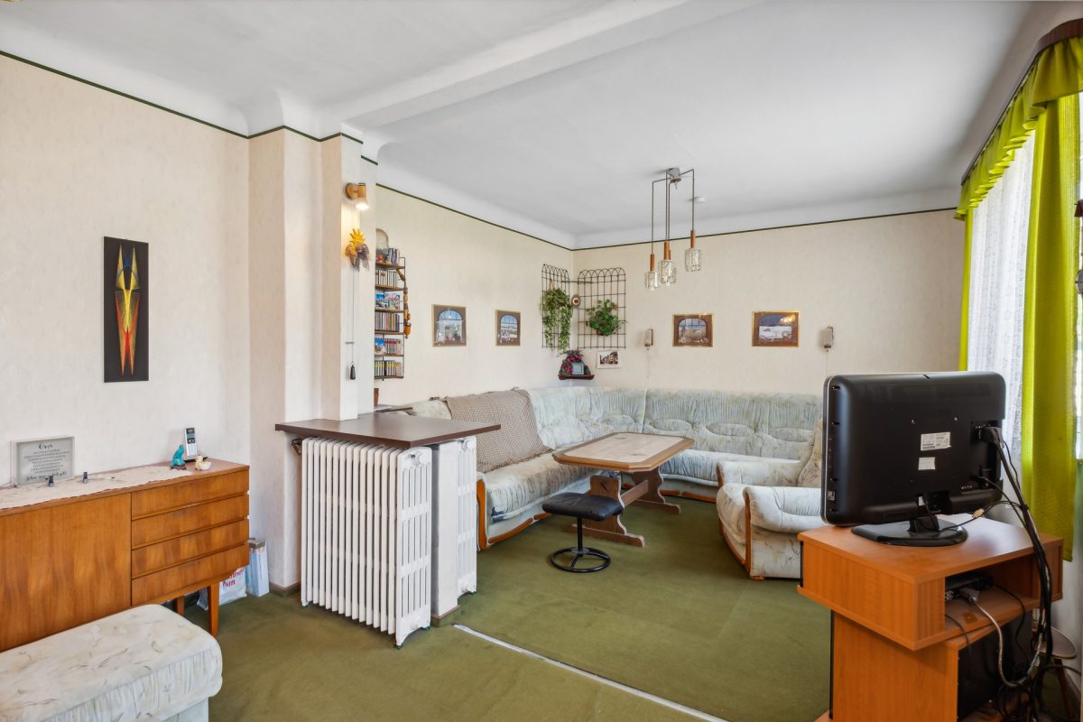 Immobilienangebot - Hamburg / Oldenfelde - Alle - Traumgrundstück mit Einfamilienhaus in beliebter Lage von HH-Oldenfelde