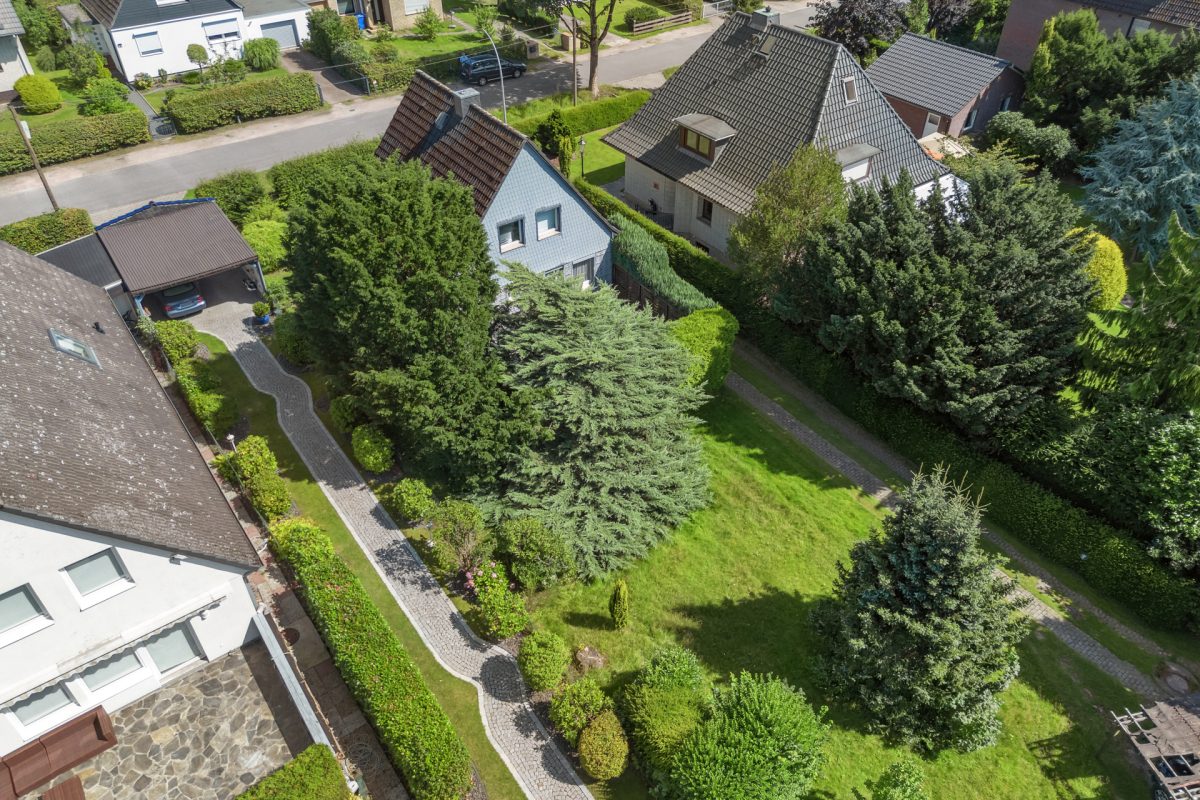 Immobilienangebot - Hamburg / Oldenfelde - Alle - Traumgrundstück mit Einfamilienhaus in beliebter Lage von HH-Oldenfelde
