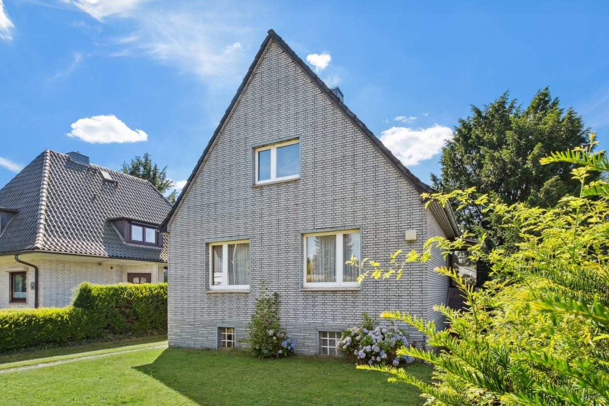 Immobilienangebot - Hamburg / Oldenfelde - Alle - Traumgrundstück mit Einfamilienhaus in beliebter Lage von HH-Oldenfelde