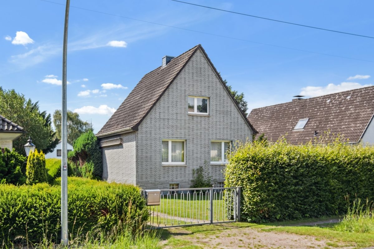 Immobilienangebot - Hamburg / Oldenfelde - Alle - Traumgrundstück mit Einfamilienhaus in beliebter Lage von HH-Oldenfelde