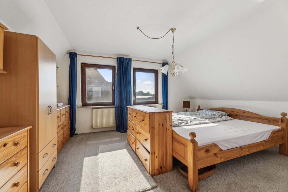 Immobilienangebot - Schenefeld - Alle - Einfamilienhaus mit Erweiterungsmöglichkeiten 
auf großem Grundstück