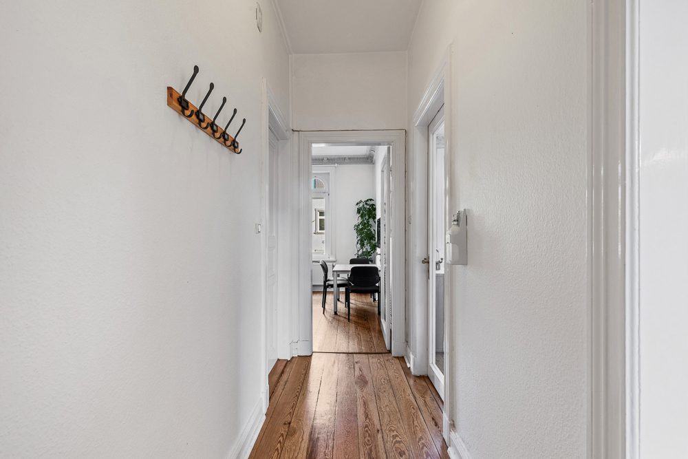 Immobilienangebot - Hamburg / Rahlstedt - Alle - Im Zentrum von Alt-Rahlstedt! Charmante Villa mit Vollkeller für Ihr Gewerbe