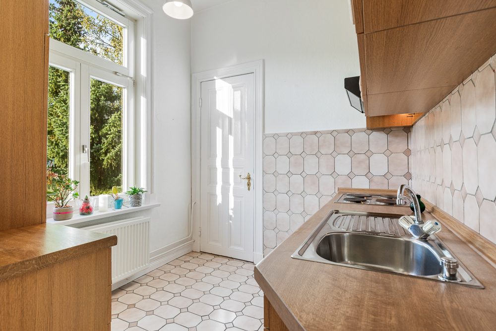Immobilienangebot - Hamburg / Rahlstedt - Alle - Im Zentrum von Alt-Rahlstedt! Charmante Villa mit Vollkeller für Ihr Gewerbe