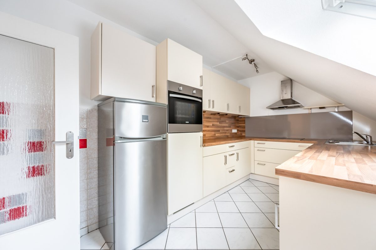 Immobilienangebot - Hamburg / Rahlstedt - Alle - TOP-Villenlage: 2-Familienhaus, teilvermietet, Vollkeller, Doppelgarage und 1.258 qm Grundstück!