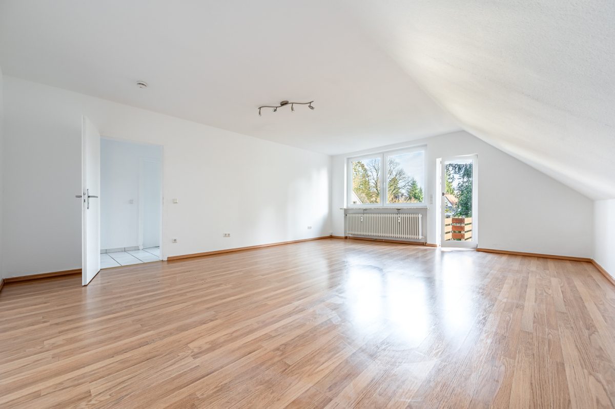 Immobilienangebot - Hamburg / Rahlstedt - Alle - TOP-Villenlage: 2-Familienhaus, teilvermietet, Vollkeller, Doppelgarage und 1.258 qm Grundstück!