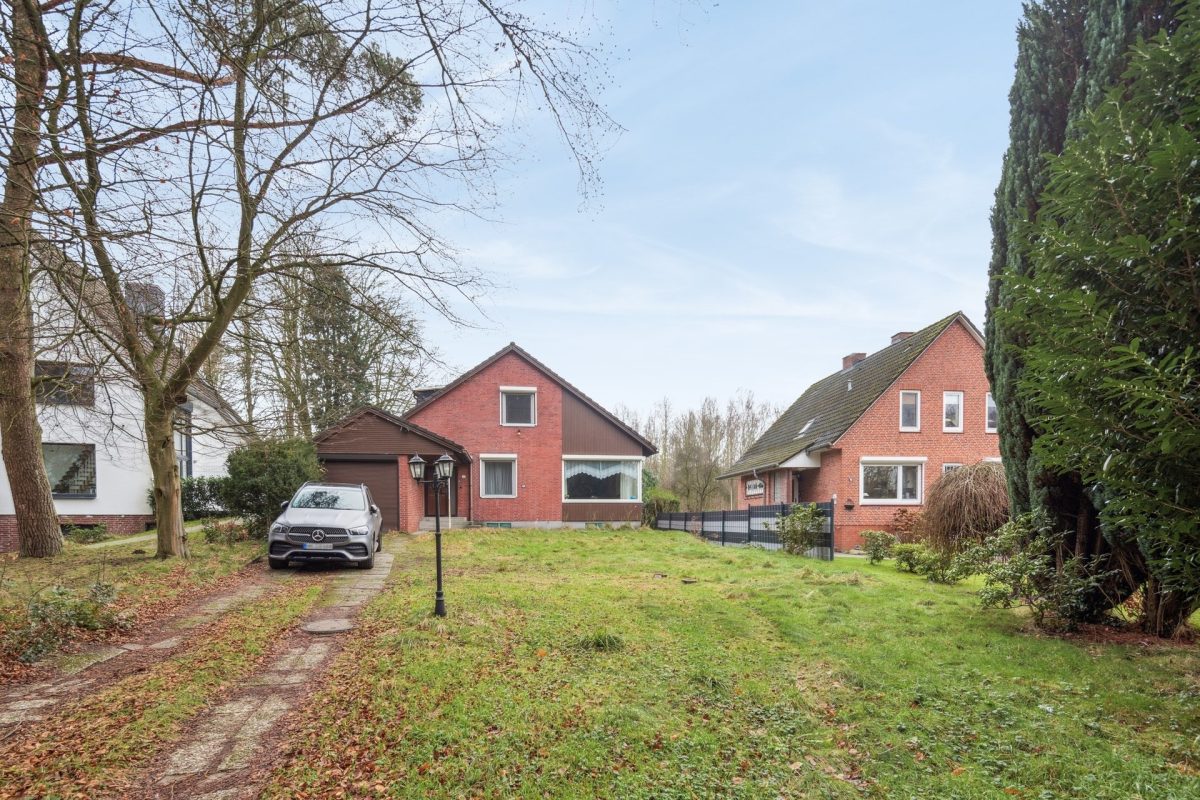 Immobilienangebot - Hamburg / Jenfeld - Alle - Großzügiges Einfamilienhaus mit großem Grundstück in bester Lage von Hamburg-Jenfeld