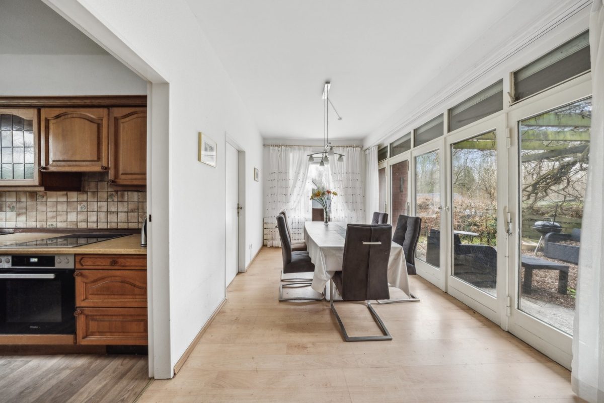 Immobilienangebot - Hamburg / Jenfeld - Alle - Großzügiges Einfamilienhaus mit großem Grundstück in bester Lage von Hamburg-Jenfeld