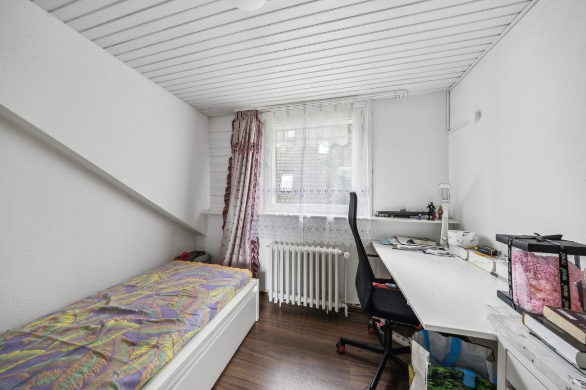 Immobilienangebot - Hamburg / Jenfeld - Alle - Großzügiges Einfamilienhaus mit großem Grundstück in bester Lage von Hamburg-Jenfeld