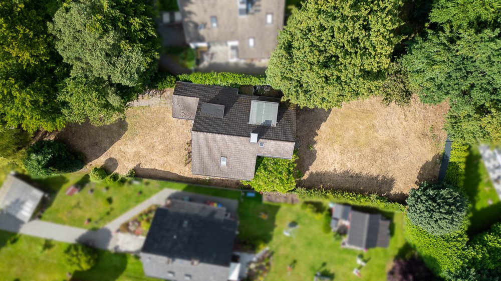 Immobilienangebot - Hamburg / Jenfeld - Alle - Großzügiges Einfamilienhaus mit großem Grundstück in bester Lage von Hamburg-Jenfeld