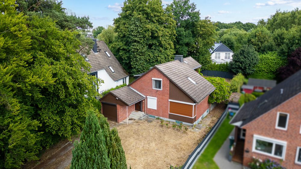 Immobilienangebot - Hamburg / Jenfeld - Alle - Großzügiges Einfamilienhaus mit großem Grundstück in bester Lage von Hamburg-Jenfeld