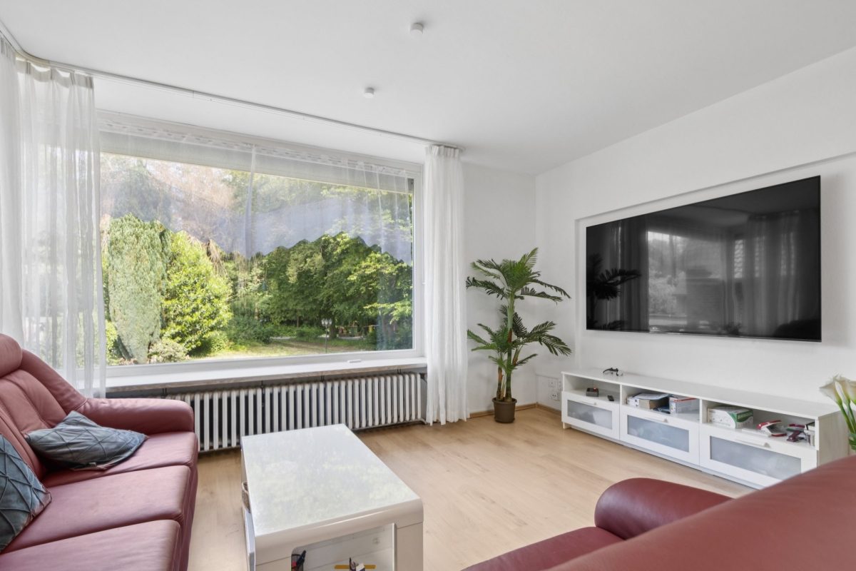 Immobilienangebot - Hamburg / Jenfeld - Alle - Großzügiges Einfamilienhaus mit großem Grundstück in bester Lage von Hamburg-Jenfeld