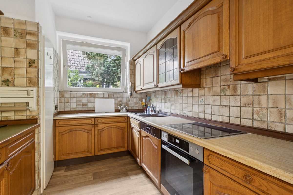 Immobilienangebot - Hamburg / Jenfeld - Alle - Großzügiges Einfamilienhaus mit großem Grundstück in bester Lage von Hamburg-Jenfeld