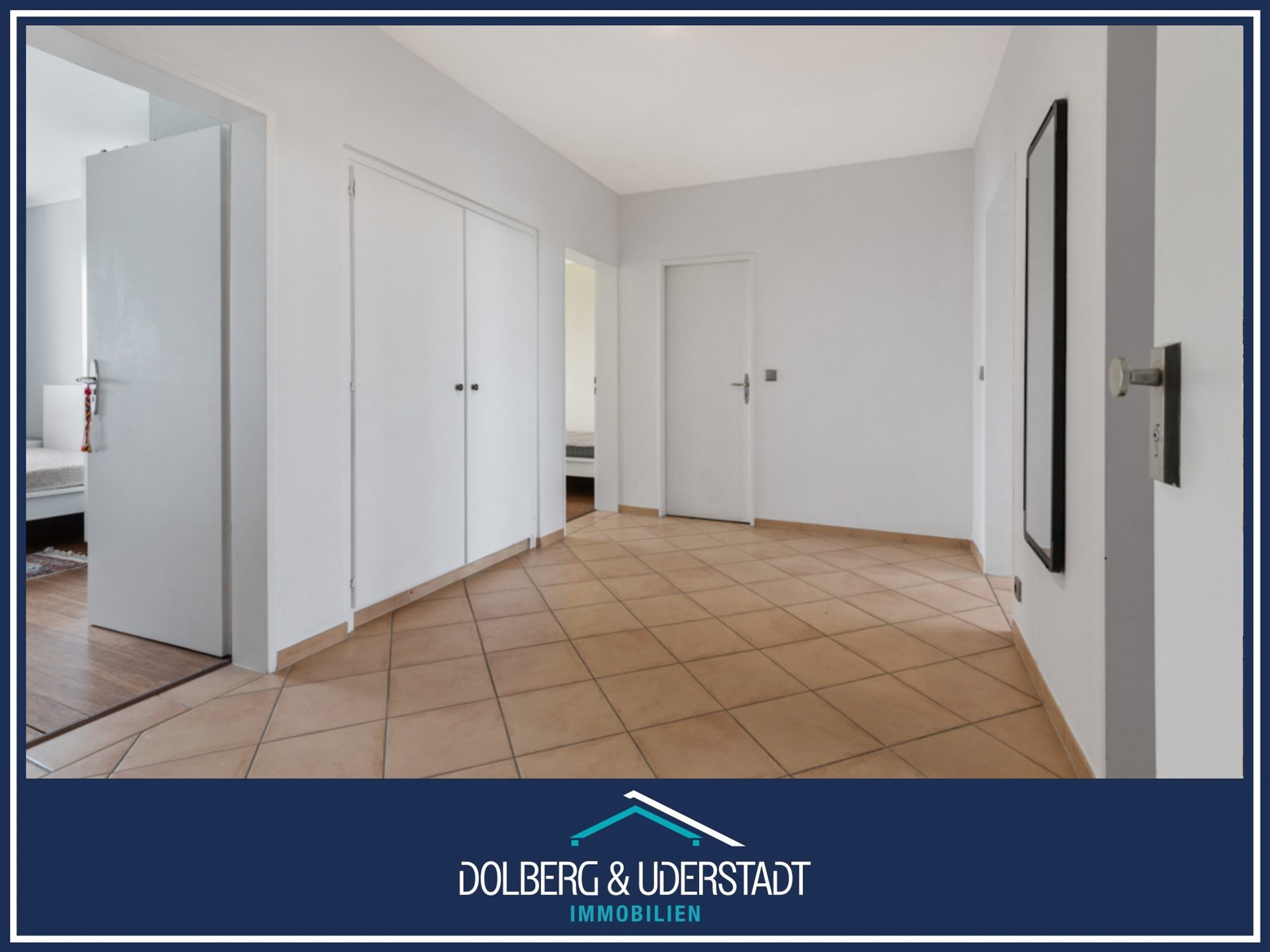 Immobilienangebot - Hamburg / Meiendorf - Alle - Gepflegte 3-Zimmer-Wohnung mit Balkon und schöner Aussicht  – hier können Sie schnell einziehen!