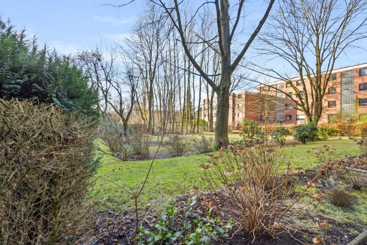 Immobilienangebot - Hamburg / Meiendorf - Alle - Attraktive 2,5-Zimmer-Wohnung mit schöner Terrasse sowie Stellplatz