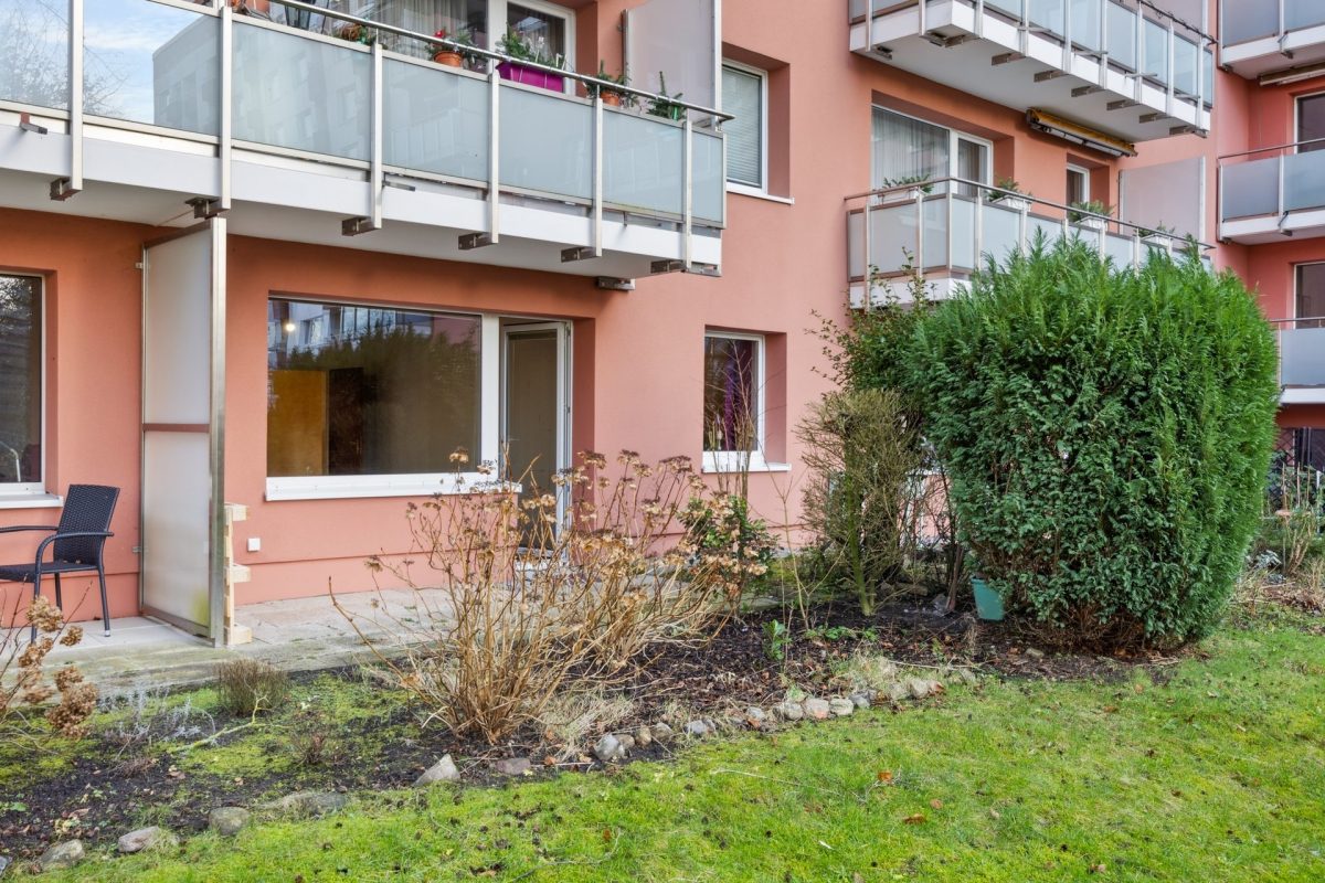 Immobilienangebot - Hamburg / Meiendorf - Alle - Attraktive 2,5-Zimmer-Wohnung mit schöner Terrasse sowie Stellplatz