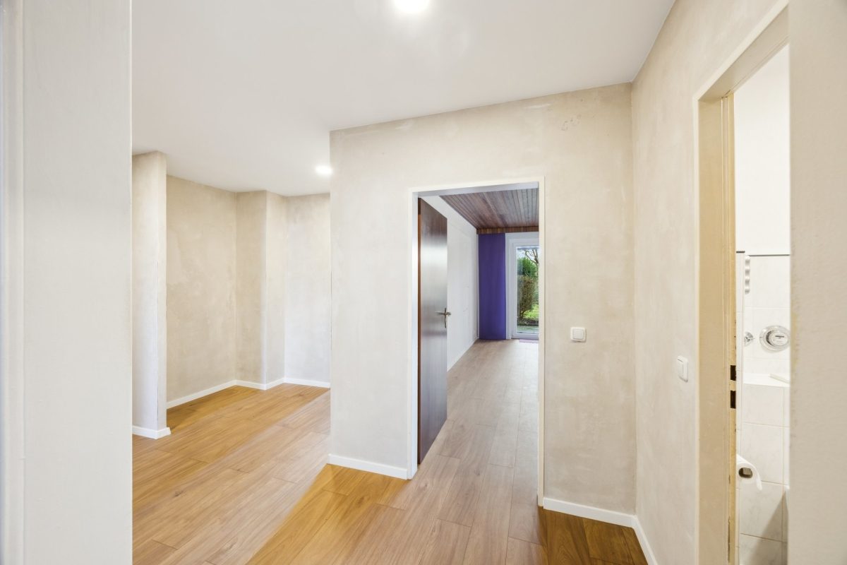 Immobilienangebot - Hamburg / Meiendorf - Alle - Attraktive 2,5-Zimmer-Wohnung mit schöner Terrasse sowie Stellplatz