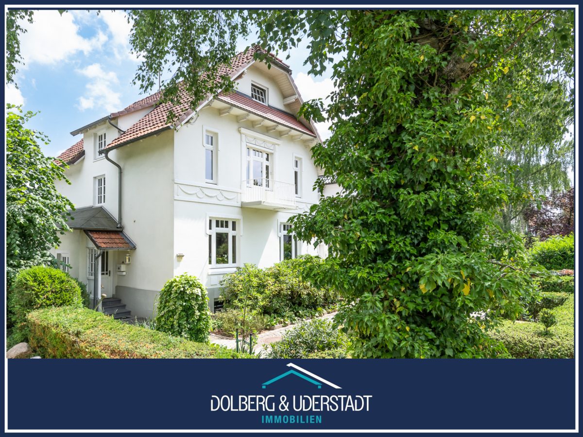 Immobilienangebot - Hamburg / Rahlstedt - Alle - Repräsentative Villa mit Vollkeller in attraktiver Lage von Alt-Rahlstedt