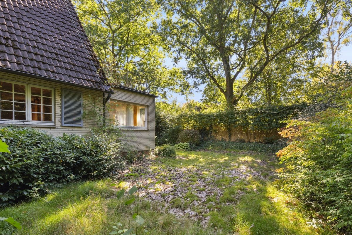 Immobilienangebot - Ahrensburg - Alle - Wohnhaus in Traumlage Hagener Allee zur Modernisierung