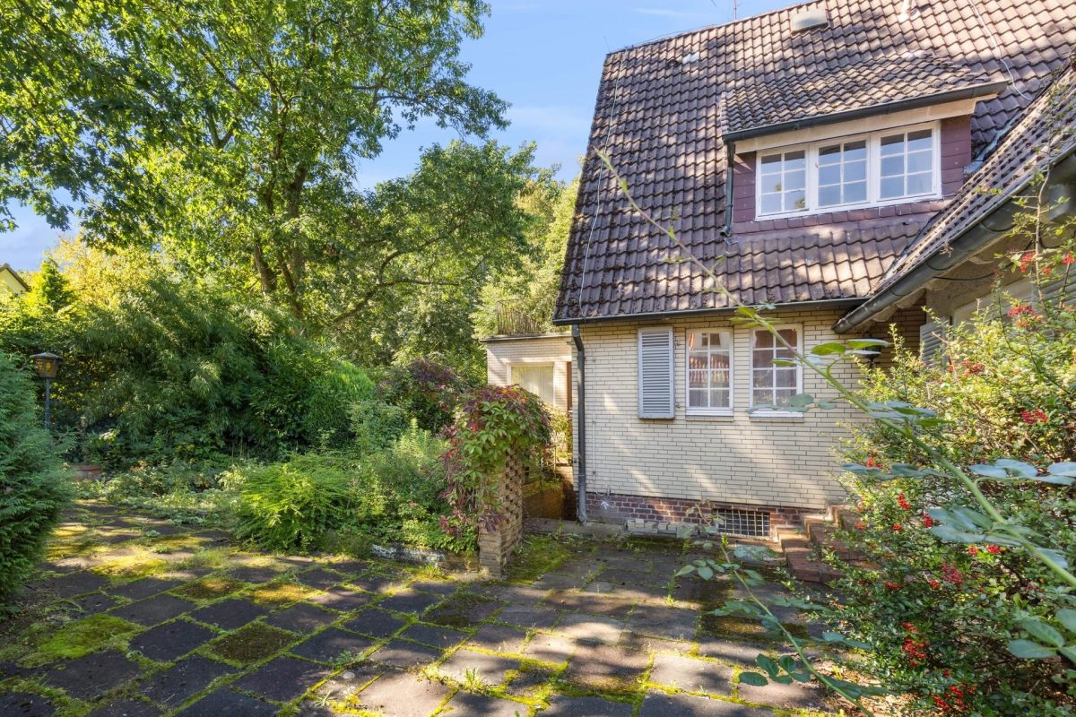 Immobilienangebot - Ahrensburg - Alle - Wohnhaus in Traumlage Hagener Allee zur Modernisierung