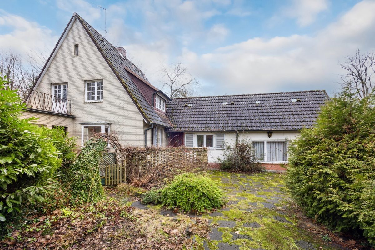 Immobilienangebot - Ahrensburg - Alle - Wohnhaus in Traumlage Hagener Allee zur Modernisierung