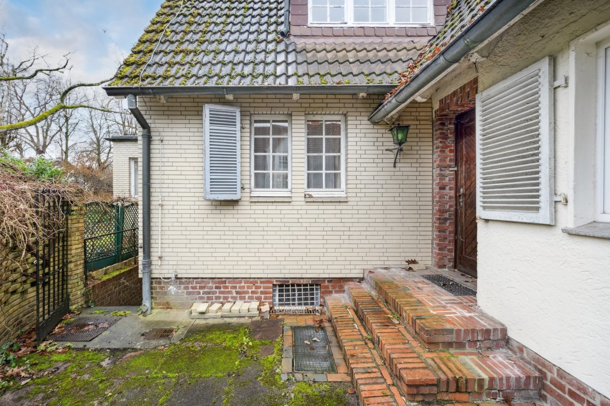 Immobilienangebot - Ahrensburg - Alle - Wohnhaus in Traumlage Hagener Allee zur Modernisierung