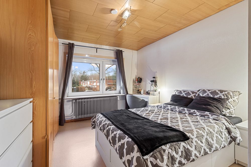Immobilienangebot - Hamburg / Rahlstedt - Alle - Gepflegtes Zweifamilienhaus mit herrlichem Grundstück in ruhiger Wohnlage von Alt-Rahlstedt!