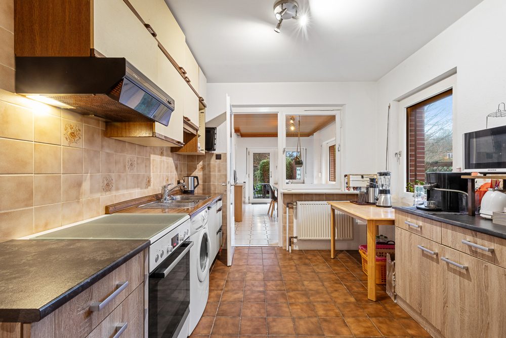 Immobilienangebot - Hamburg / Rahlstedt - Alle - Gepflegtes Zweifamilienhaus mit herrlichem Grundstück in ruhiger Wohnlage von Alt-Rahlstedt!
