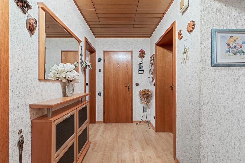 Immobilienangebot - Hamburg / Rahlstedt - Alle - Gepflegtes Zweifamilienhaus mit herrlichem Grundstück in ruhiger Wohnlage von Alt-Rahlstedt!