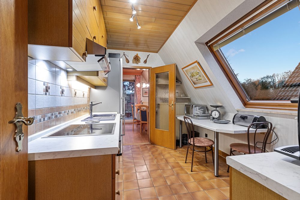 Immobilienangebot - Hamburg / Rahlstedt - Alle - Gepflegtes Zweifamilienhaus mit herrlichem Grundstück in ruhiger Wohnlage von Alt-Rahlstedt!