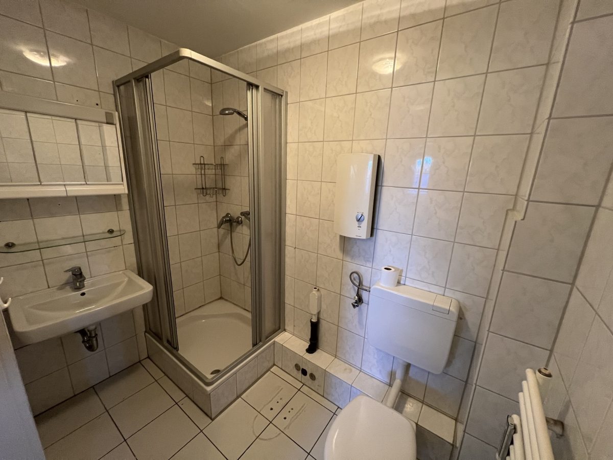 Immobilienangebot - Büdelsdorf - Alle - Gut geschnittene drei Zimmer Wohnung 
im Hochpaterre Nähe Eiderstadion