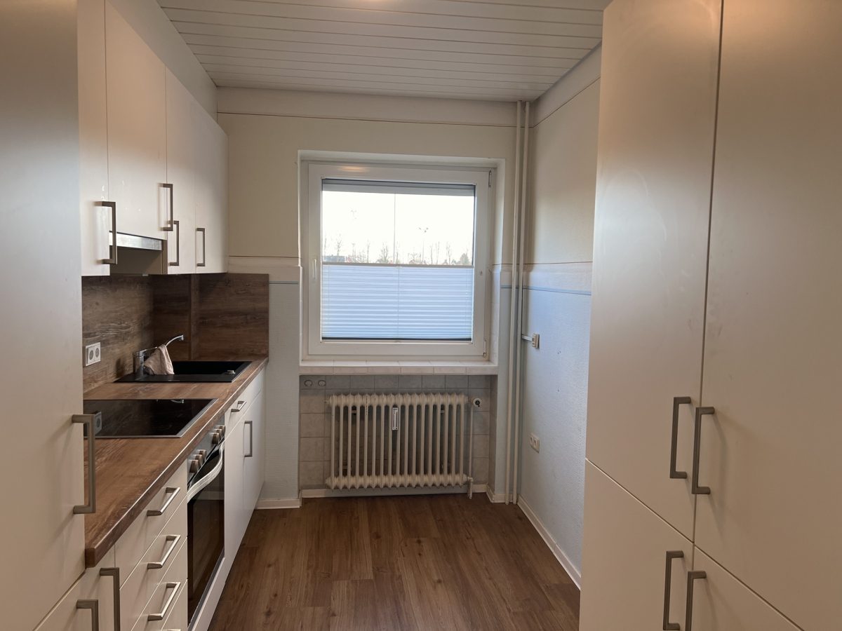 Immobilienangebot - Büdelsdorf - Alle - Gut geschnittene drei Zimmer Wohnung 
im Hochpaterre Nähe Eiderstadion