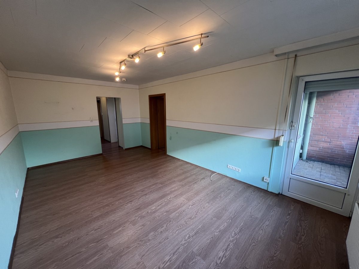 Immobilienangebot - Büdelsdorf - Alle - Gut geschnittene drei Zimmer Wohnung 
im Hochpaterre Nähe Eiderstadion