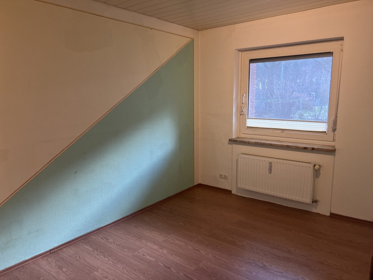 Immobilienangebot - Büdelsdorf - Alle - Gut geschnittene drei Zimmer Wohnung 
im Hochpaterre Nähe Eiderstadion