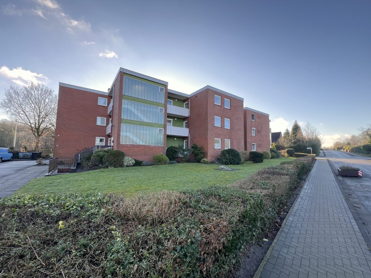 Immobilienangebot - Büdelsdorf - Alle - Gut geschnittene drei Zimmer Wohnung 
im Hochpaterre Nähe Eiderstadion