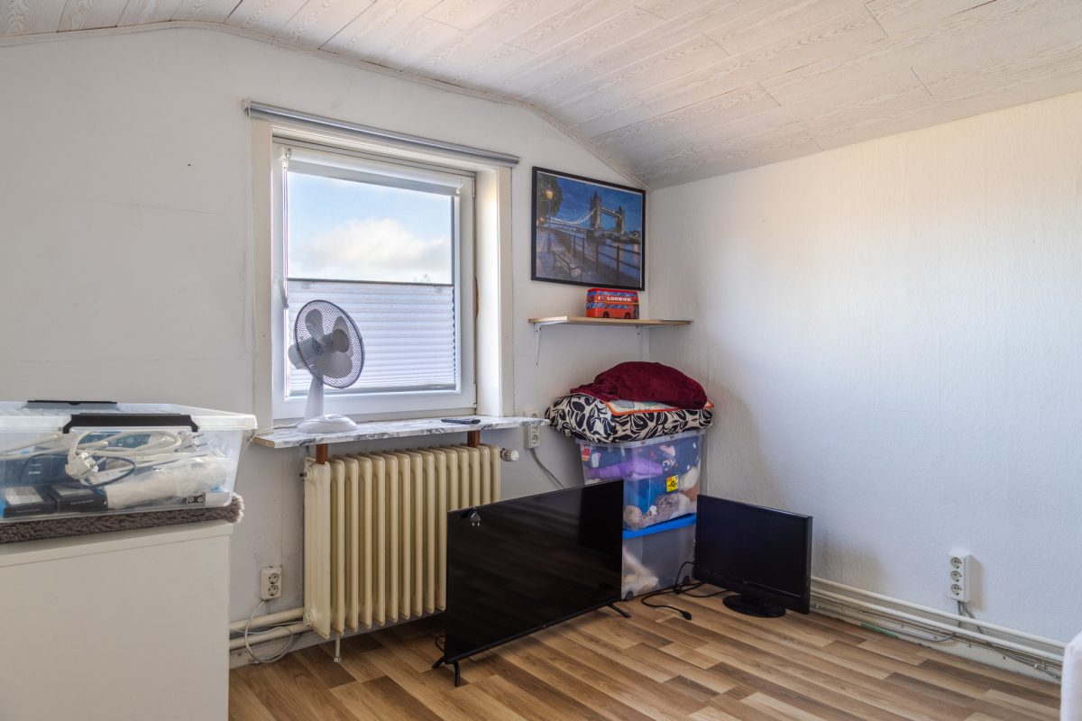 Immobilienangebot - Hanerau-Hademarschen - Alle - Individuelles Einfamilienhaus mit zusätzlichem Baugrundstück
in Hanerau-Hademarschen