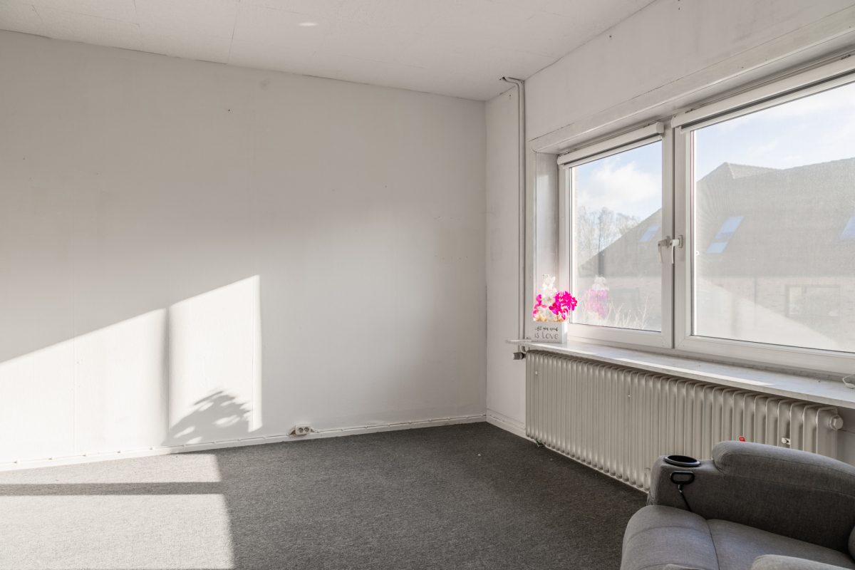 Immobilienangebot - Hanerau-Hademarschen - Alle - Individuelles Einfamilienhaus mit zusätzlichem Baugrundstück
in Hanerau-Hademarschen