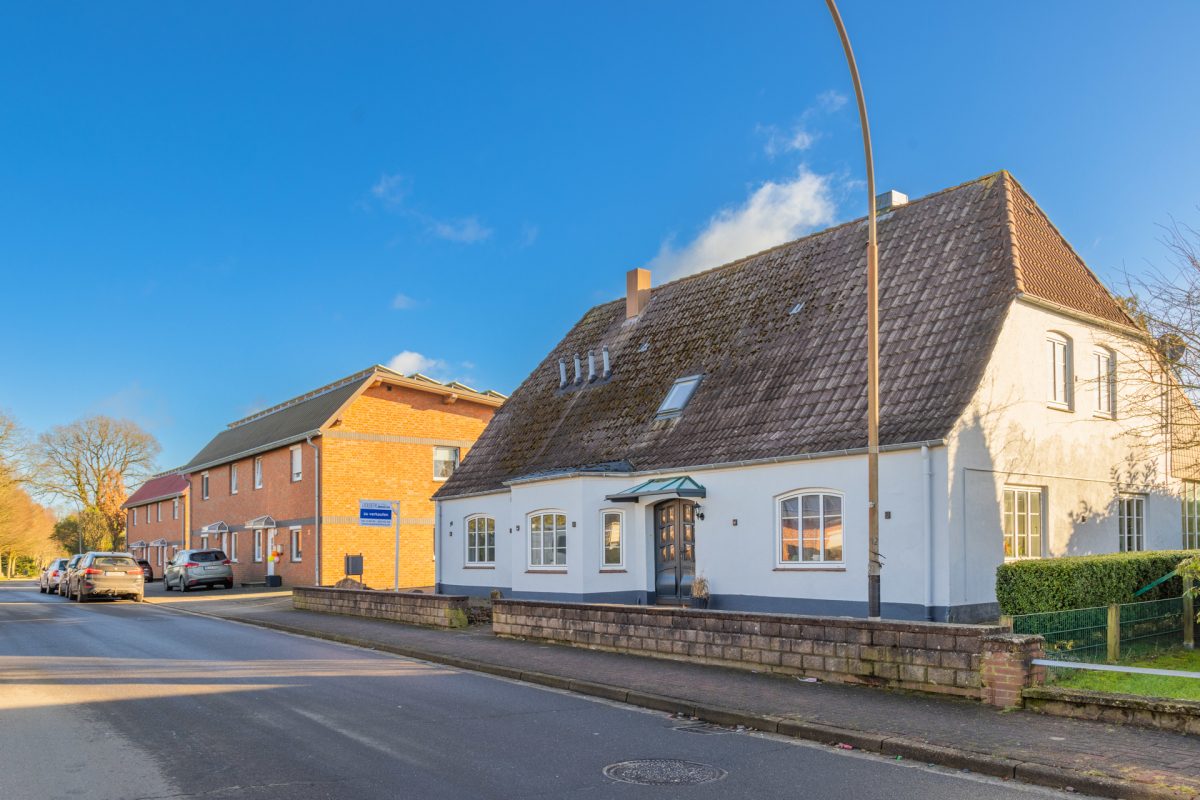 Immobilienangebot - Tellingstedt - Alle - Mehrfamilienhaus mit vier Wohneinheiten 
auf großem Grundstück in Tellingstedt