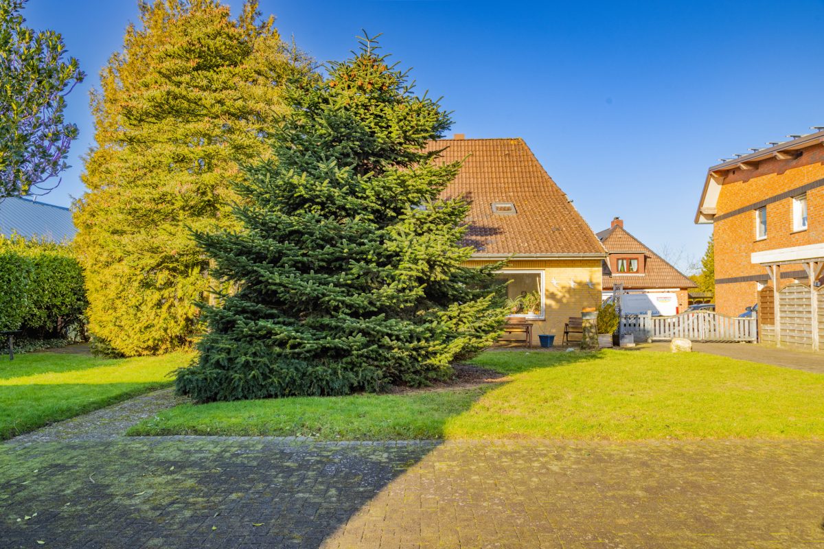 Immobilienangebot - Tellingstedt - Alle - Mehrfamilienhaus mit vier Wohneinheiten 
auf großem Grundstück in Tellingstedt