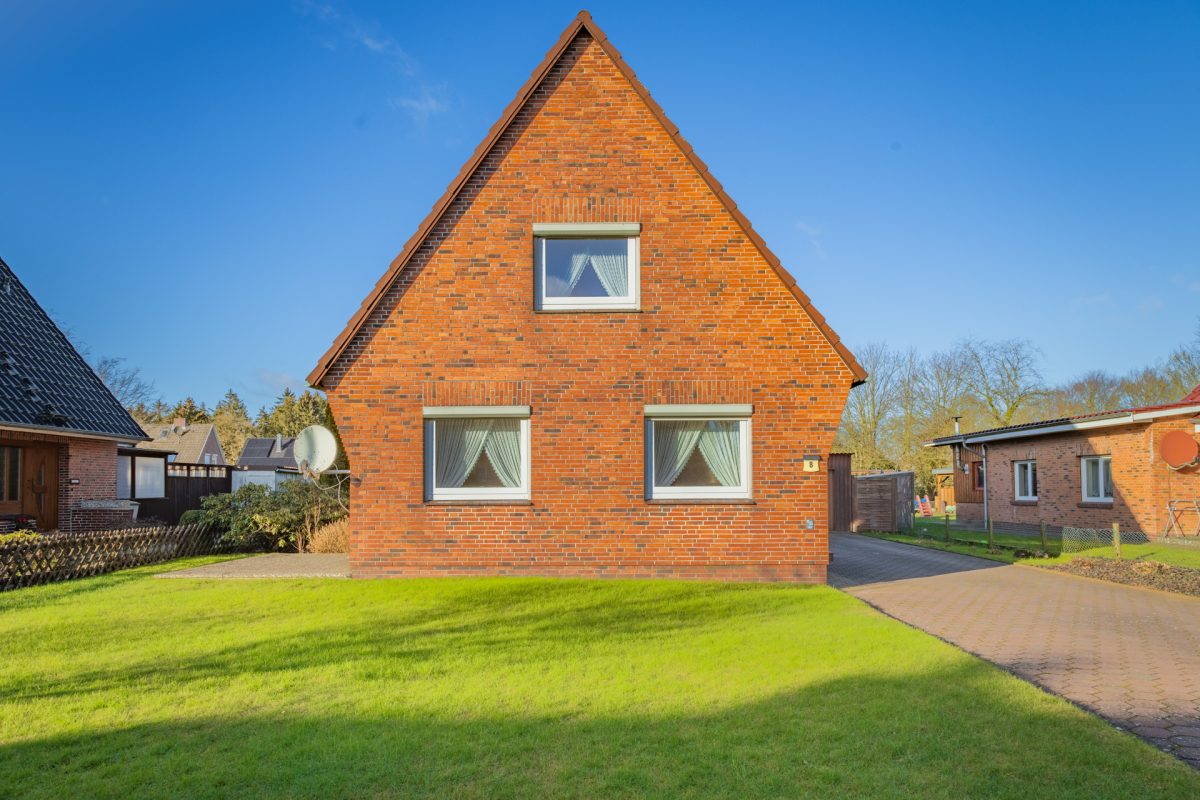 Immobilienangebot - Hochdonn - Alle - Kleines gepflegtes Haus auf großem Grundstück in der Nähe des Nord/Ostseekanals