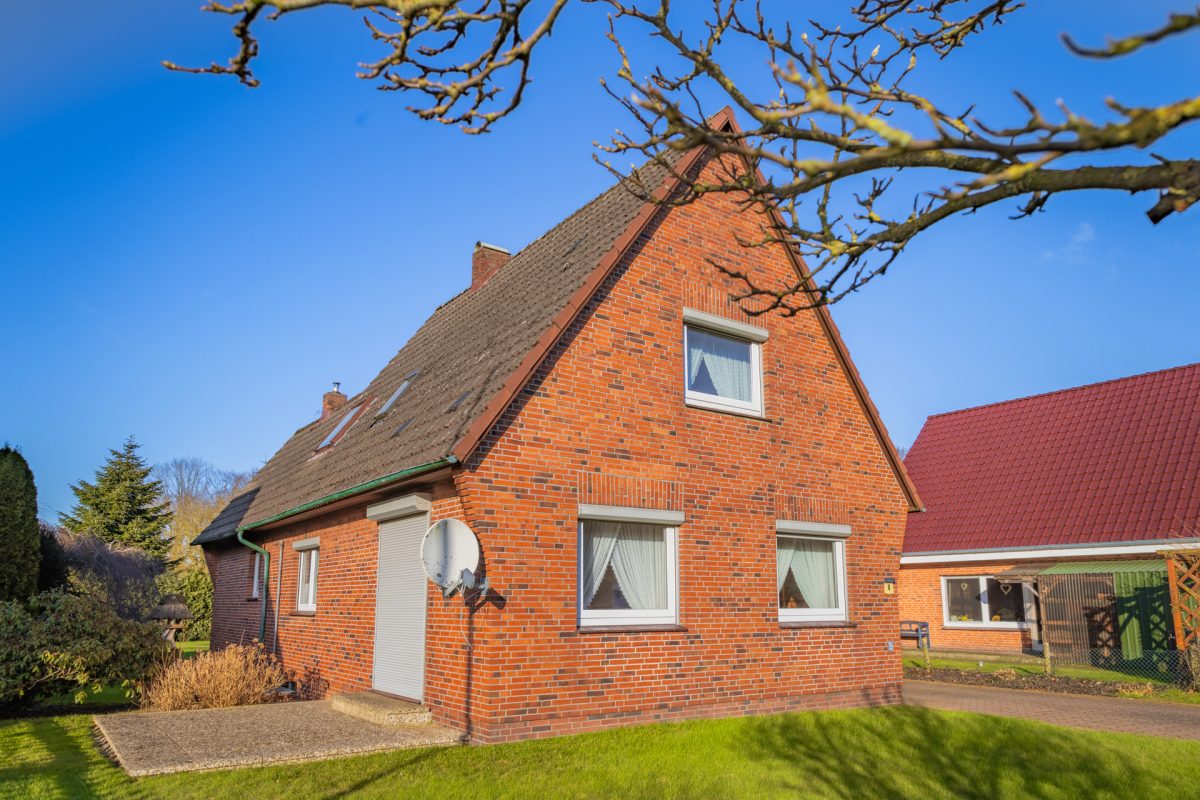 Immobilienangebot - Hochdonn - Alle - Kleines gepflegtes Haus auf großem Grundstück in der Nähe des Nord/Ostseekanals
