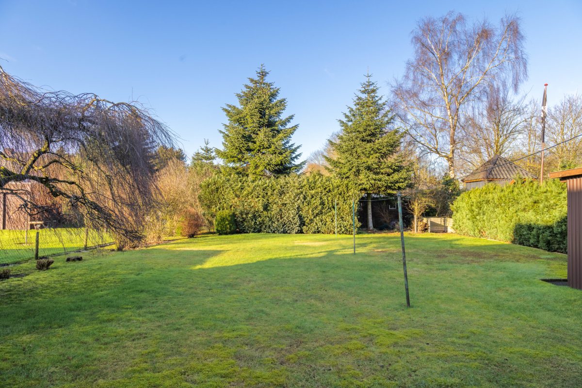 Immobilienangebot - Hochdonn - Alle - Kleines gepflegtes Haus auf großem Grundstück in der Nähe des Nord/Ostseekanals
