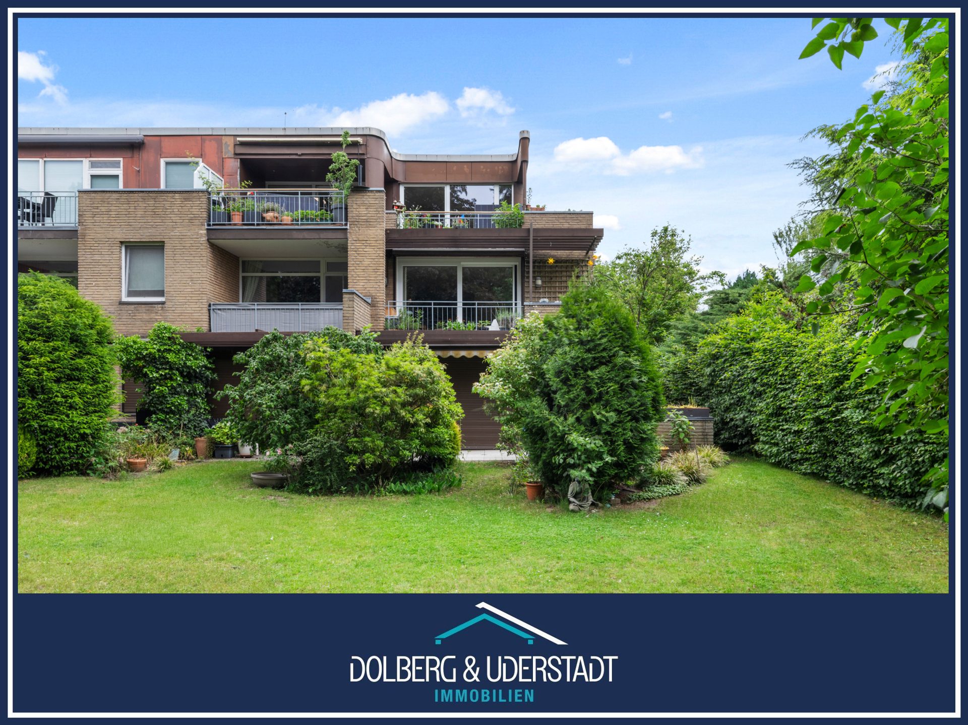 Immobilienangebot - Hamburg / Farmsen-Berne - Alle - Großzügige Hochparterre-Wohnung mit Terrasse und 2 Tiefgaragenstellplätze in ruhiger Lage von Farmsen-Berne