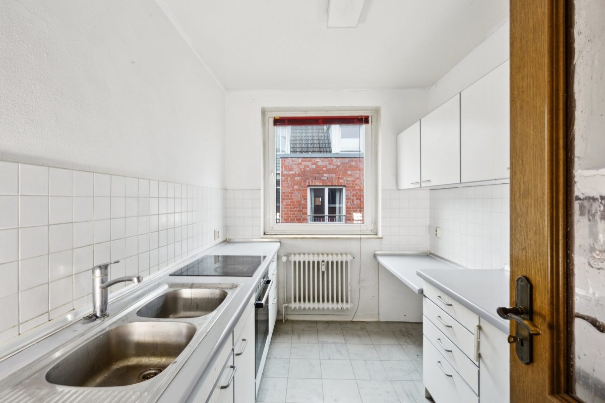 Immobilienangebot - Hamburg / Rahlstedt - Alle - Alt-Rahlstedt mitten im Villengebiet: Attraktive 2 - Zimmer Wohnung mit Balkon und Garage
