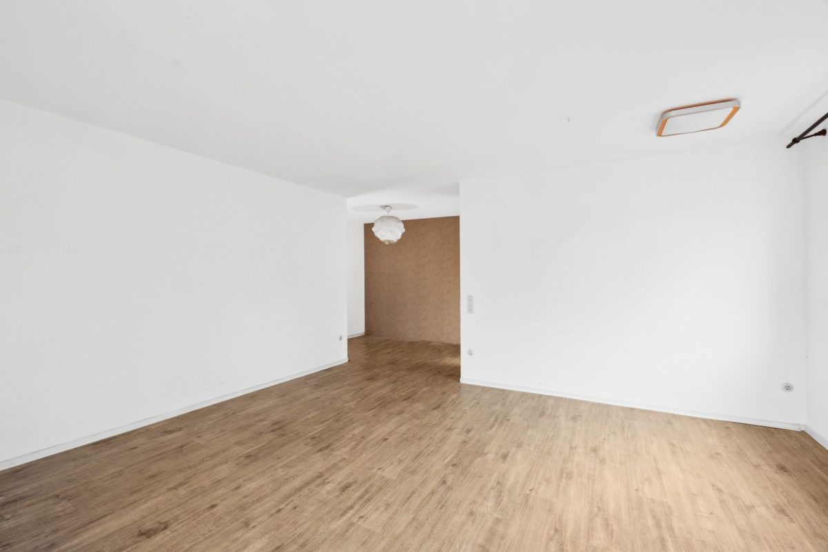 Immobilienangebot - Hamburg / Rahlstedt - Alle - Alt-Rahlstedt mitten im Villengebiet: Attraktive 2 - Zimmer Wohnung mit Balkon und Garage