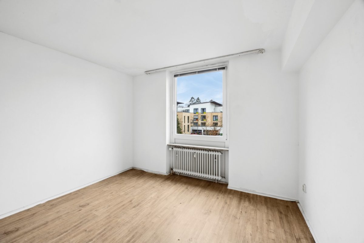 Immobilienangebot - Hamburg / Rahlstedt - Alle - Alt-Rahlstedt mitten im Villengebiet: Attraktive 2 - Zimmer Wohnung mit Balkon und Garage
