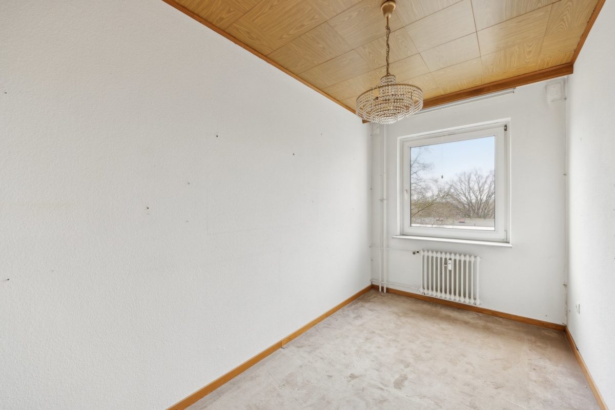 Immobilienangebot - Hamburg / Meiendorf - Alle - Renovierungsbedürftige 3-Zimmer Wohnung mit Aufzug in ruhiger und zentraler Lage von Meiendorf