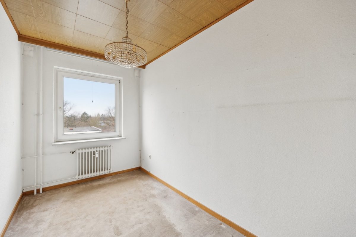 Immobilienangebot - Hamburg / Meiendorf - Alle - Renovierungsbedürftige 3-Zimmer Wohnung mit Aufzug in ruhiger und zentraler Lage von Meiendorf